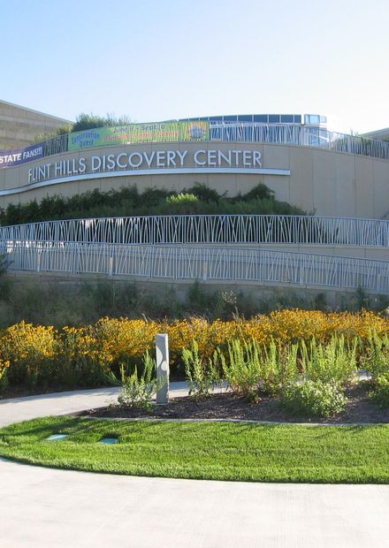 File:Flint Hills Discovery Center.JPG ...