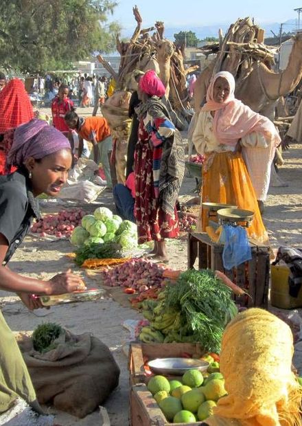 File:Vegetable Market (8384455426).jpg ...