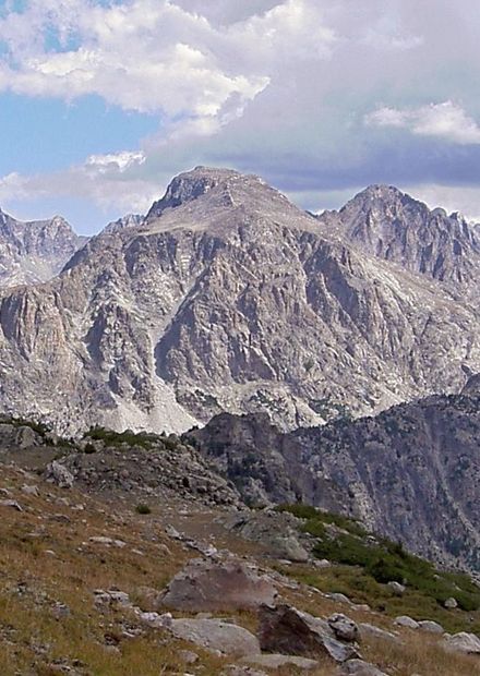 File:Ladd Peak.jpg - Wikimedia Commons