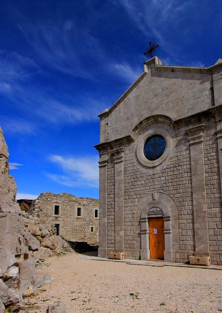 Rubik Monastery Church - Wikipedia