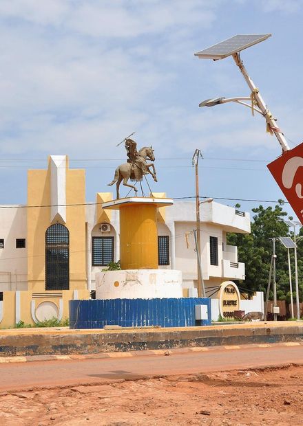 Fayil:Niger, Dosso (31), Place de ...