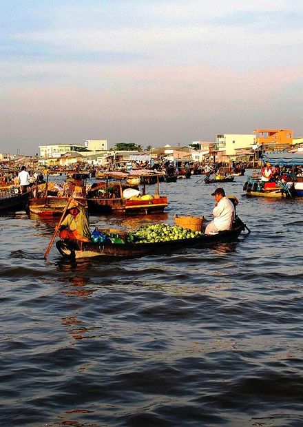 Tập tin:Floating Market Can Tho1.jpg ...