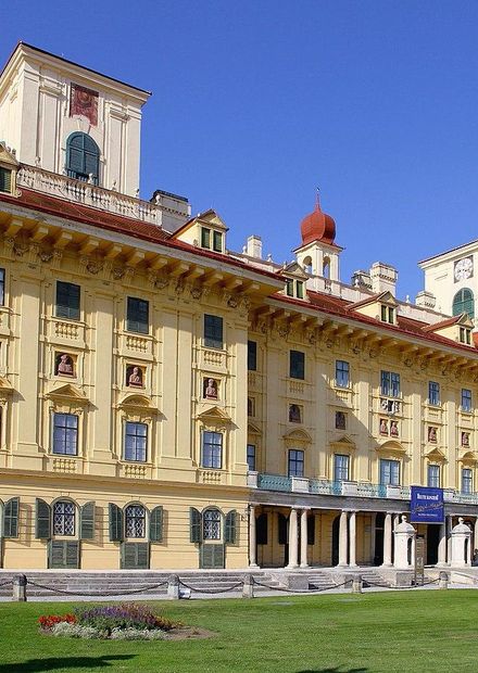File:Eisenstadt - Schloss Esterhazy.JPG ...