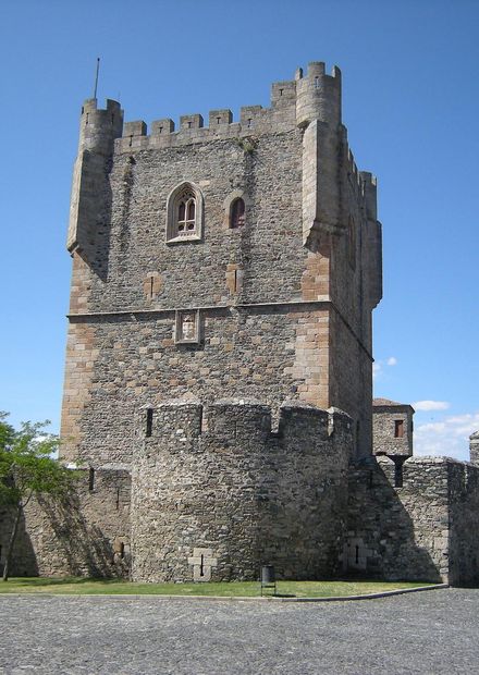 File:Castelo de Bragança.jpg - Wikipedia