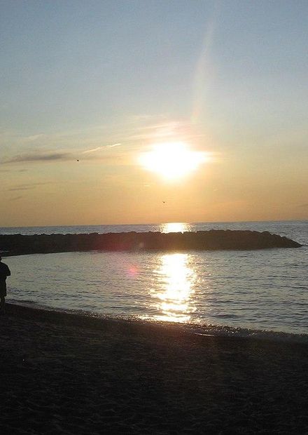 File:Preque Isle Sunset.jpg - Wikimedia ...