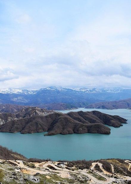 Lake Bovilla, Tirana, Albania.jpg ...