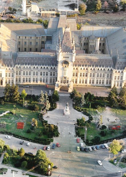 File:Palatul Culturii Iasi - Aerial.jpg ...