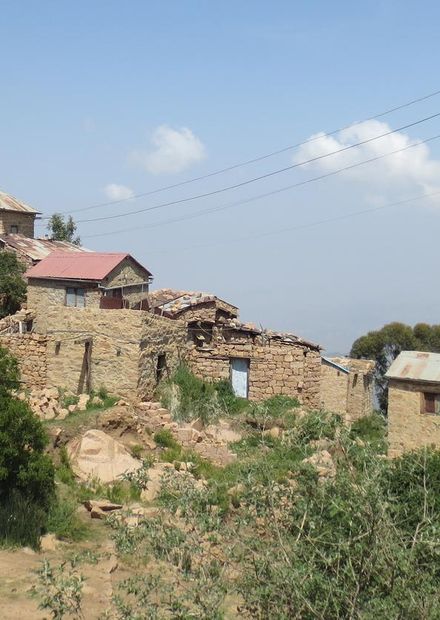 File:Debre Bizen.jpg - Wikimedia Commons