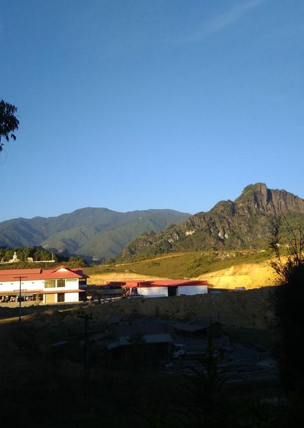 File:Phou Bia seen from Xaysomboun.jpg ...