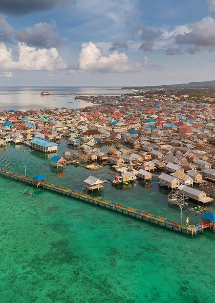 File:Bajo Village, Wakatobi.jpg ...