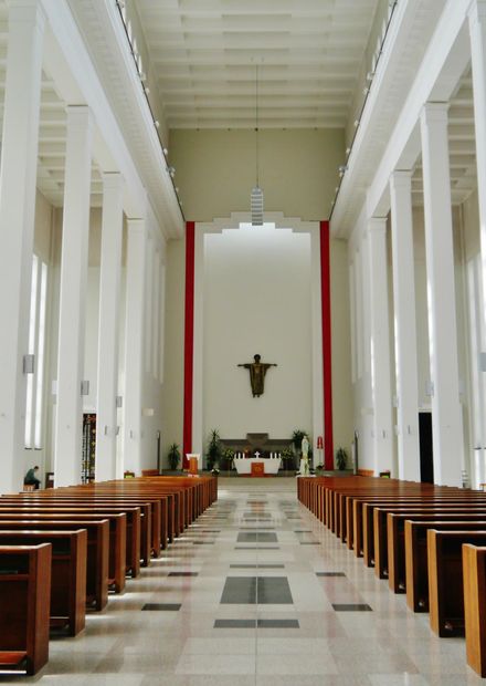 File:Kaunas Auferstehungskirche Innen 1 ...