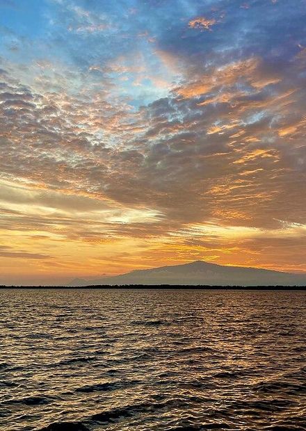 Mount Cameroon from douala Cameroon.jpg ...