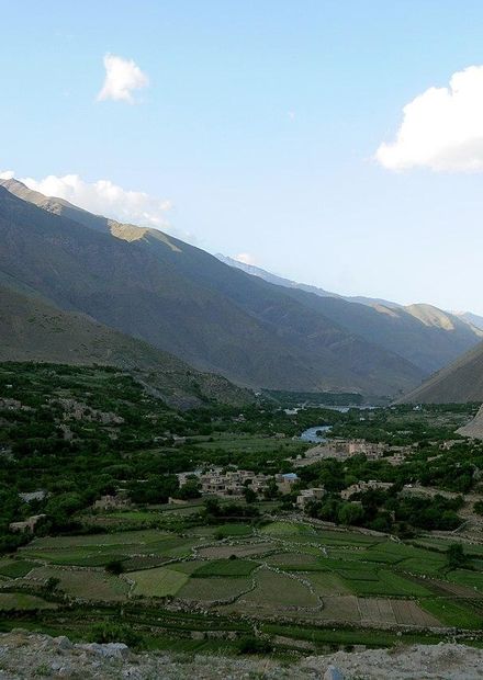 File:Panjshir River Valley in May 2011 ...