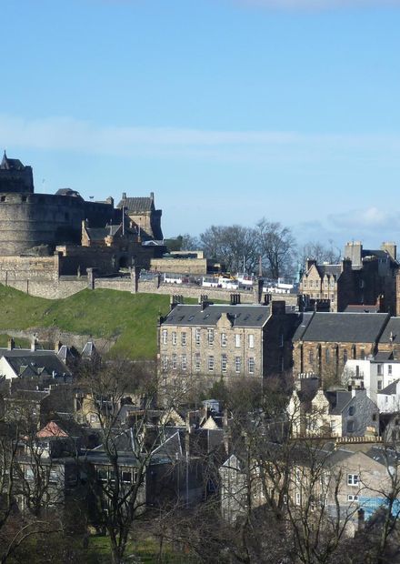 Mynd:Edinburgh Castle from the south ...
