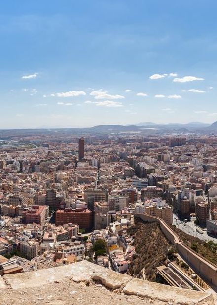 File:Vista de Alicante, España, 2014-07 ...