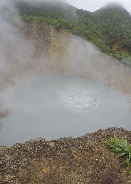 File:Dominica Boiling Lake.jpg - Wikipedia