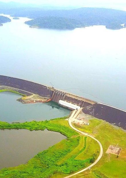 File:Brokopondo reservoir.jpg - Wikipedia