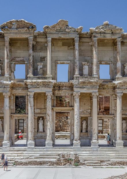 File:Ephesus Celsus Library Façade.jpg ...