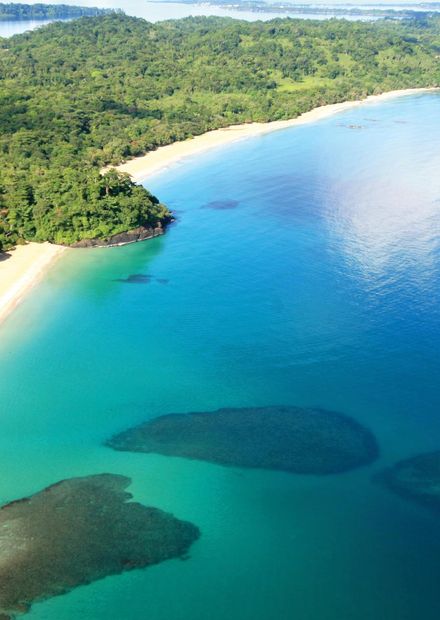 File:Red Frog Beach Island Resort.jpg ...