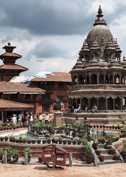 File:Nepal Patan Durbar Square 10 (full ...