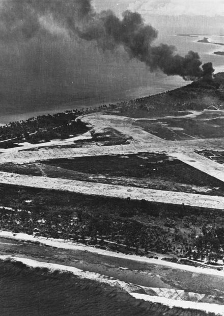 File:Japanese airfield on Mili Atoll ...