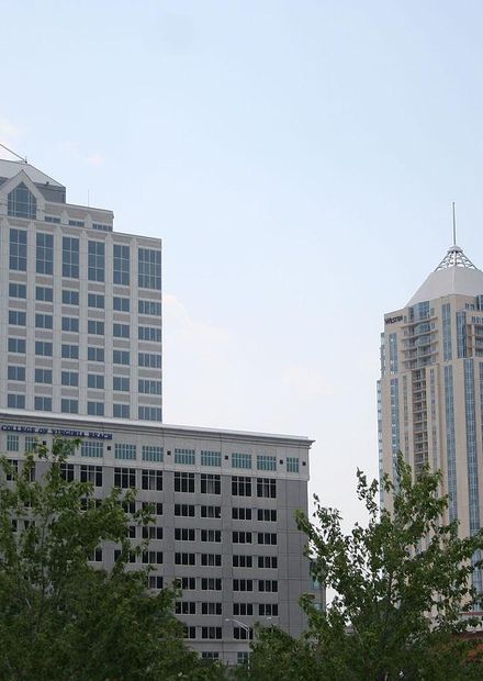 File:VA Beach Town Center.jpg - Wikipedia