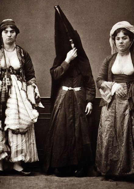 File:Zahlefashion.jpg - Wikimedia Commons