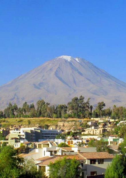 File:Volcano Misti, Peru.jpg ...