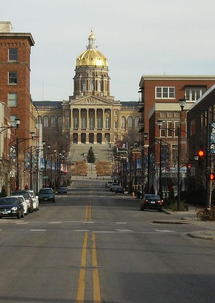 File:Des Moines East Village.jpg ...