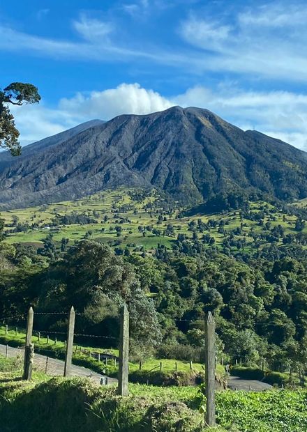 File:Volcán Turrialba, Costa Rica.jpg ...