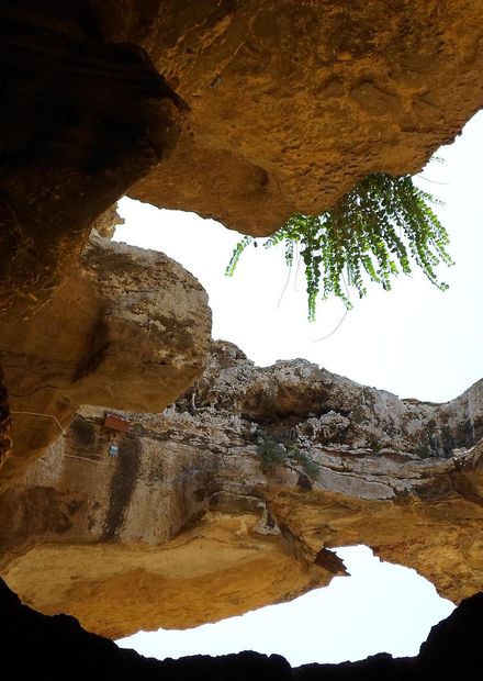 File:Les grottes romaines de Ghar el ...