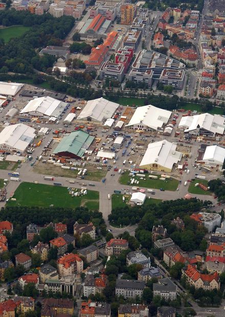 Aufbau (Luftbild).jpg ...