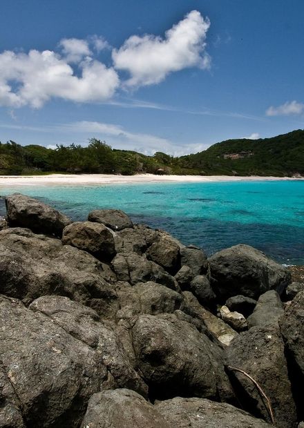 File:Macaroni Bay, Mustique - panoramio ...