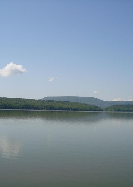 File:Calm waters at Lake Dardanelle ...