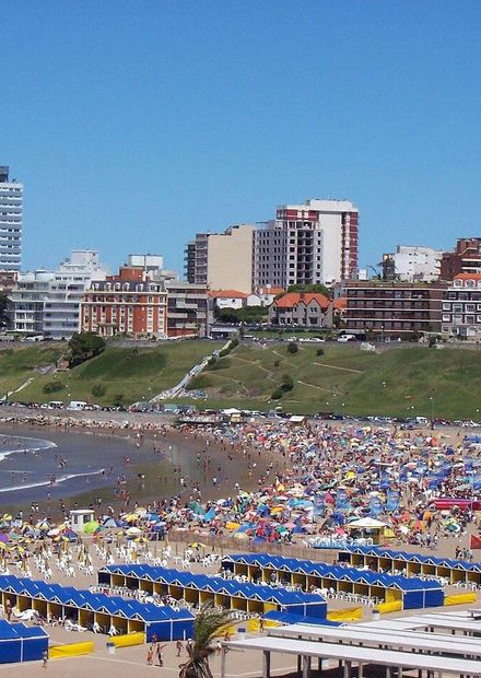 File:Mar-del-plata.JPG - Wikimedia Commons