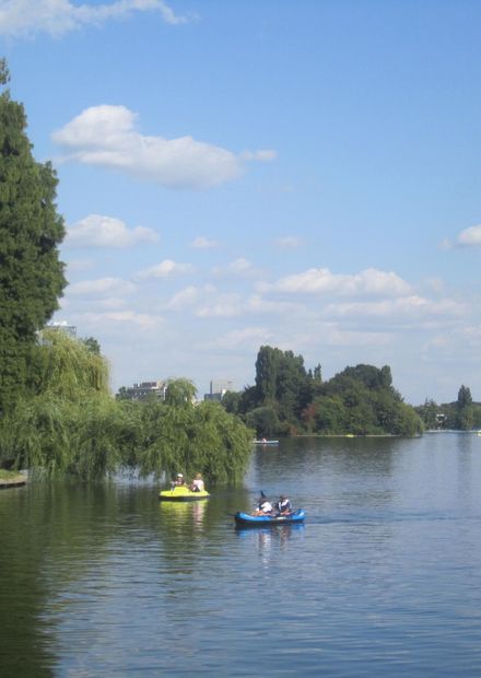 File:Parcul Herastrau park lake ...