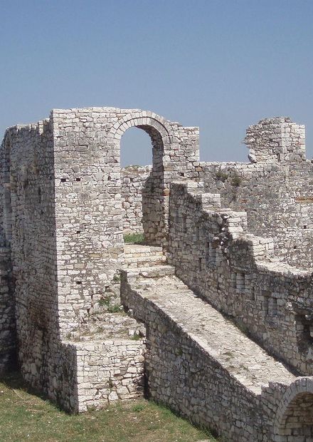File:Berat Castle, Albania.JPG ...