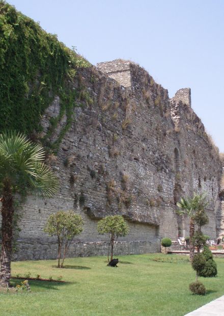 Elbasan Castle 1.JPG - Wikimedia Commons