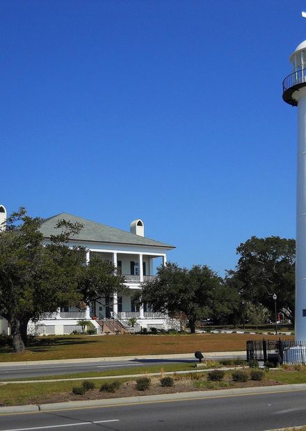 BiloxiLightHouseandVisitorsCenter.jpg ...