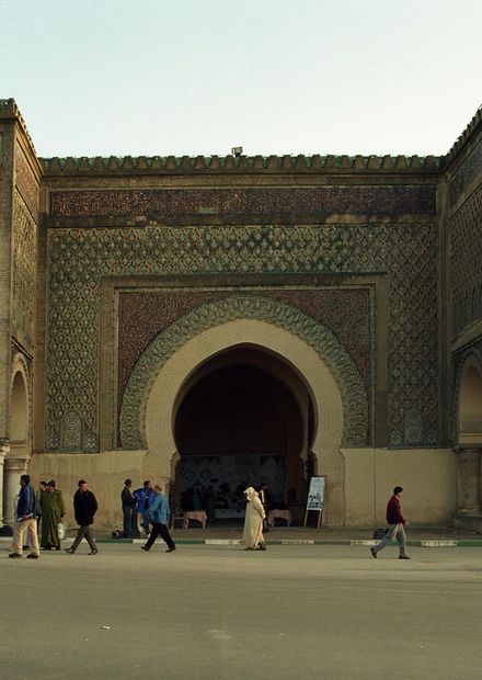 Fichier:Bab Mansour gate.jpg — Wikipédia