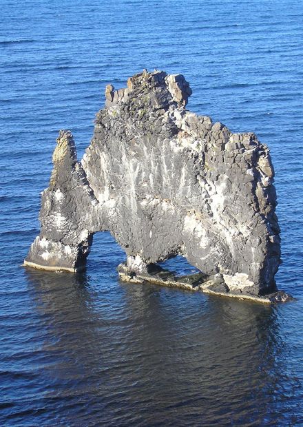 File:Hvítserkur.JPG - Wikipedia