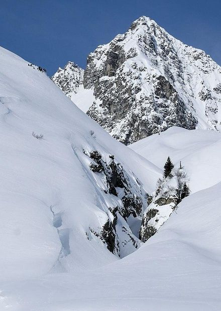 File:First Class Ski Resort Arlberg ...