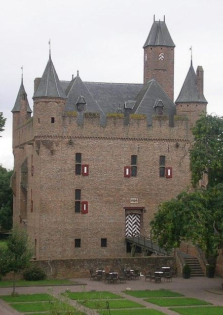 File:Kasteel doornenburg.jpg - Wikipedia
