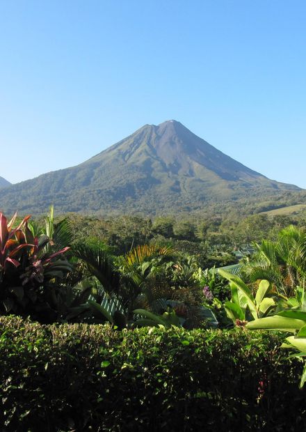 File:Arenal volcano. Costa Rica.jpg ...