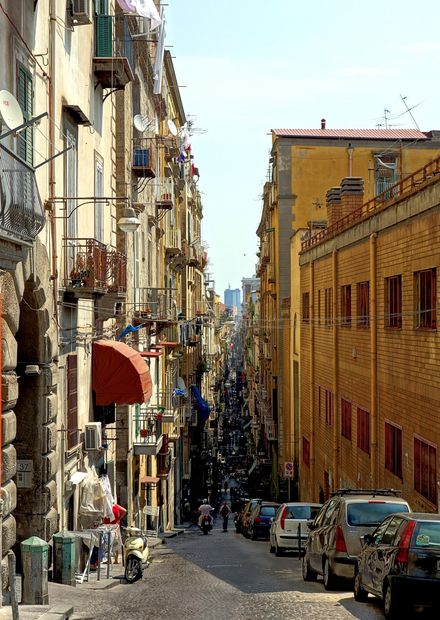 File:Naples spaccanapoli.JPG - Wikipedia