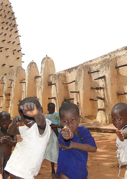 File:Kids Clown outside Mosque - Bobo ...