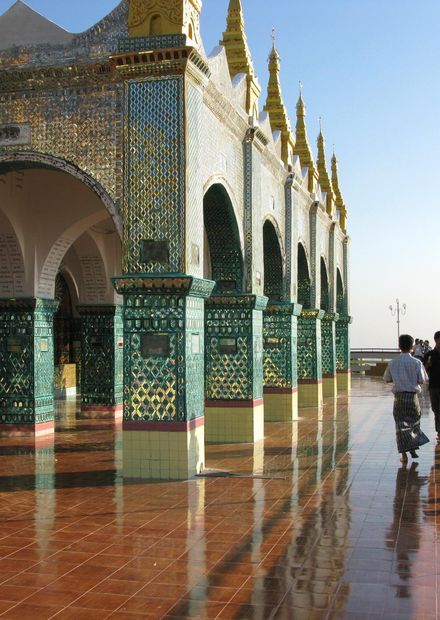 File:Mandalay Hill, Sutaungpyai Temple ...