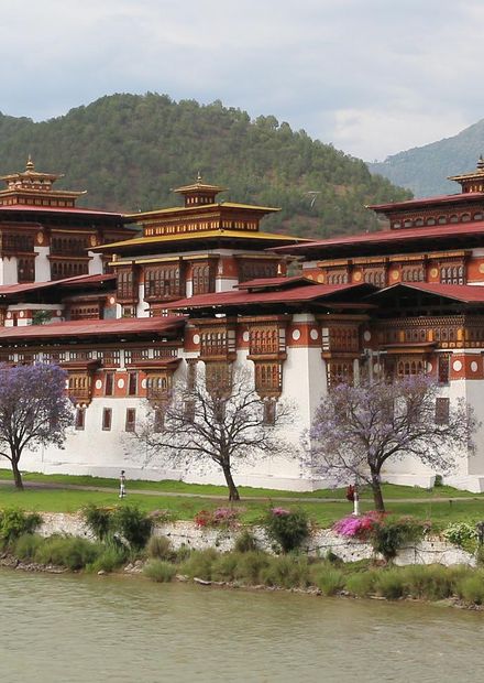 File:Punakha Dzong, Bhutan 02.jpg ...