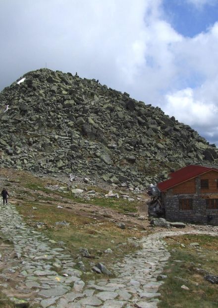 Súbor:Chopok and Kamenná chata.JPG ...