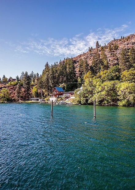 File:Lake Chelan (217011253).jpeg ...